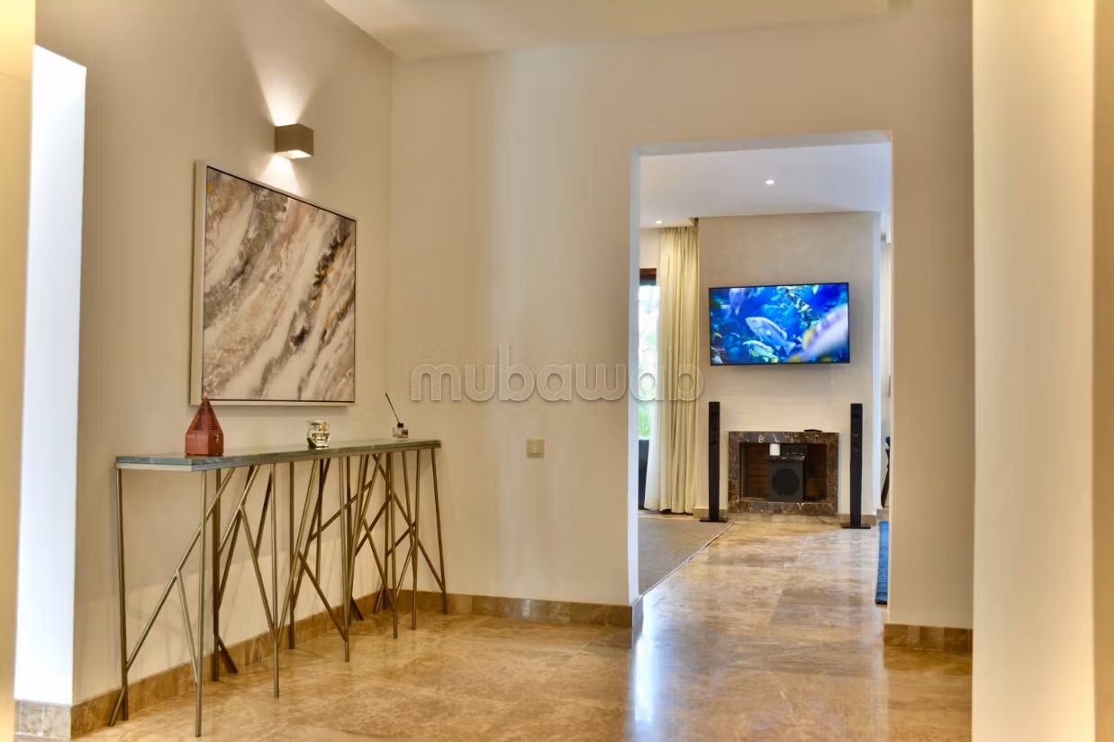 Beautiful villa for rent in Route de l'Ourika. Small area 230 m². Cellar