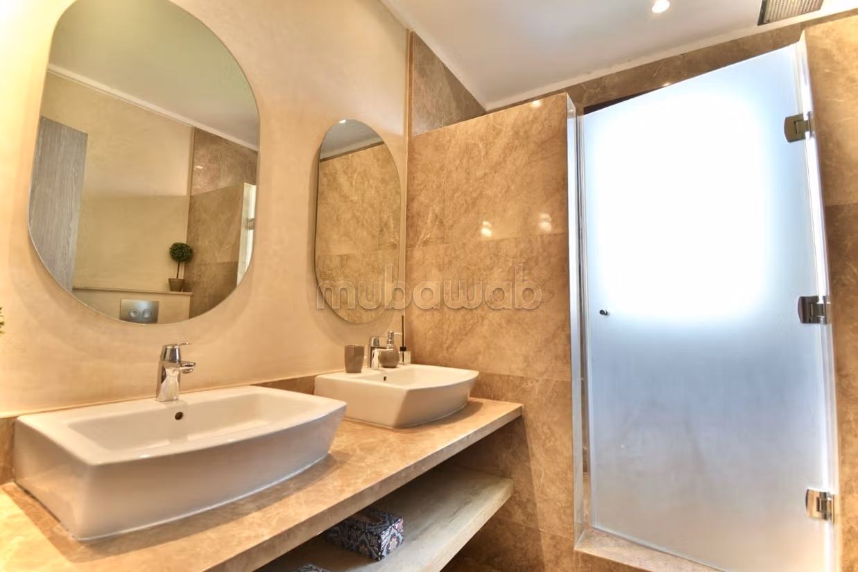 Beautiful villa for rent in Route de l'Ourika. Small area 230 m². Cellar