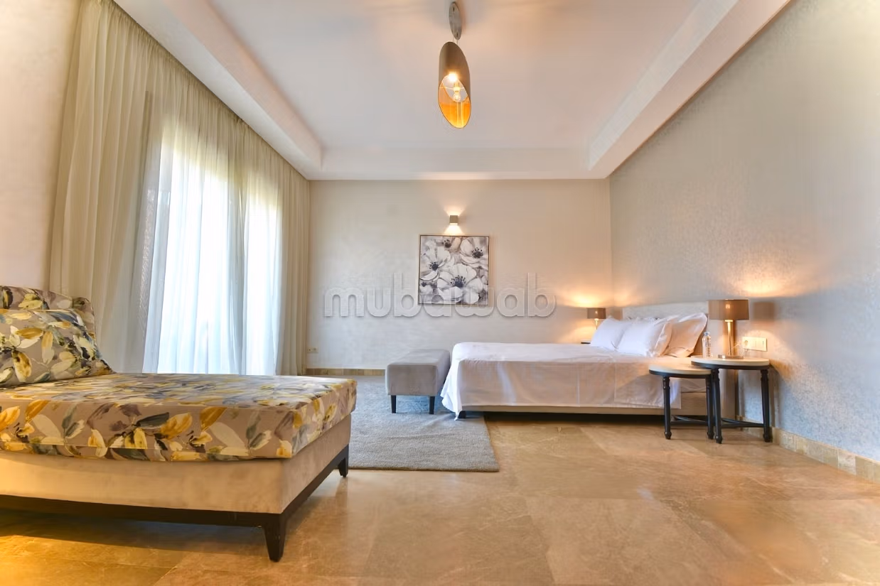 Beautiful villa for rent in Route de l'Ourika. Small area 230 m². Cellar