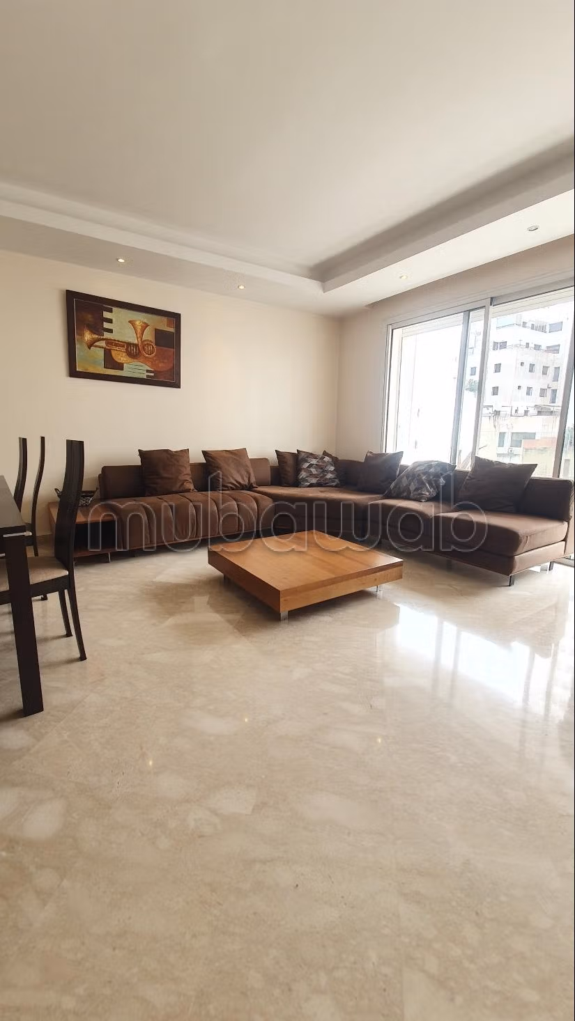 Appartement trois chambres vide à louer à Racine