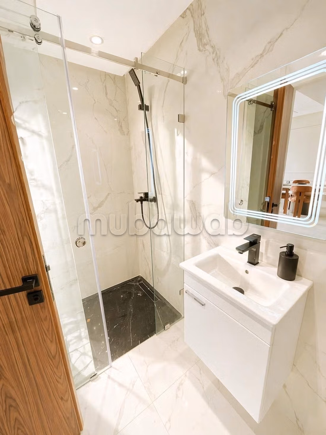 Vente d'un bel appartement à Oasis. 1 Pièce. Salon Marocain et antenne parabolique — 4