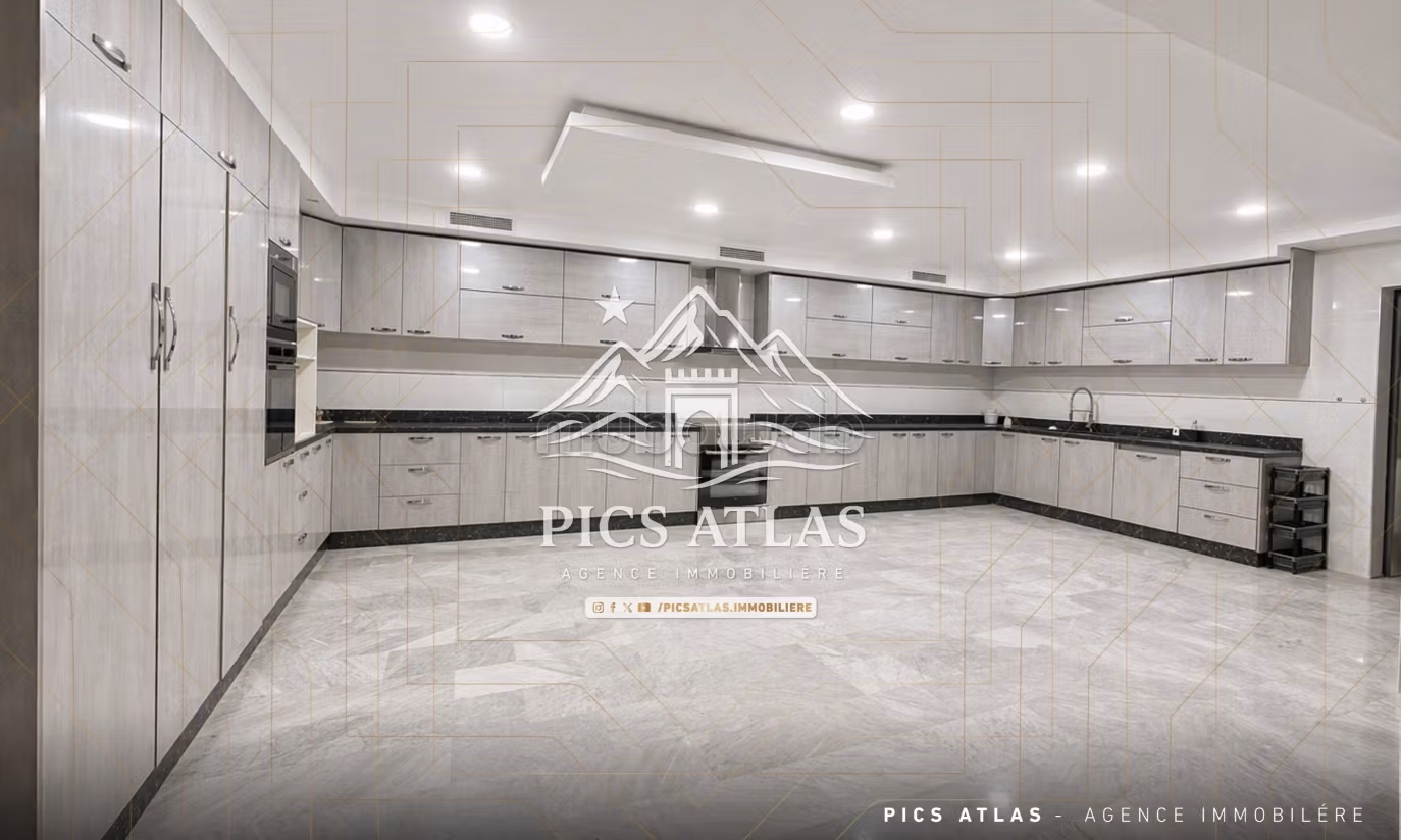 Villa meublada en venta – 380m² Oasis – Marrakech