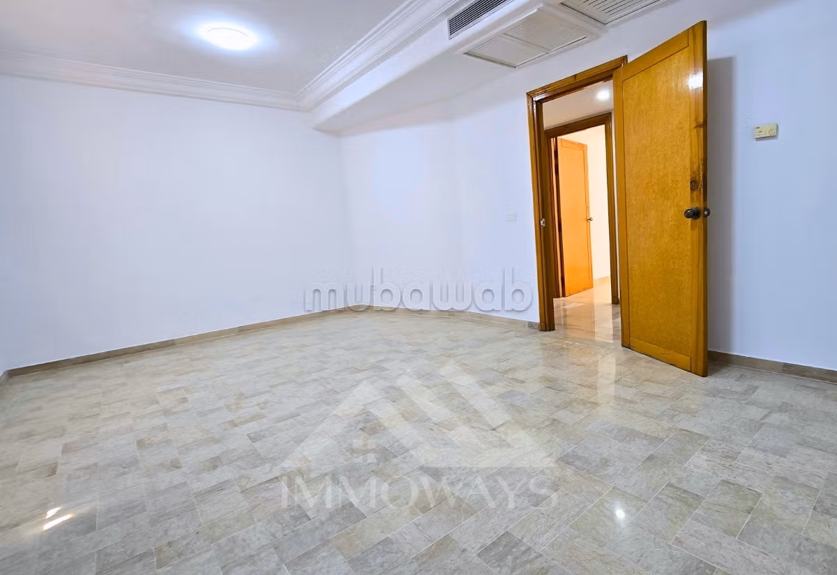 Reception office plus 8 at lake 1