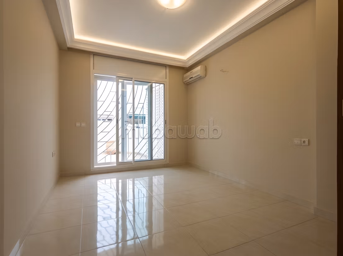 Appartement a louer a Agdal Avenue Atlas 2 chambres terrasse 4eme etage ascenseur garage — 4