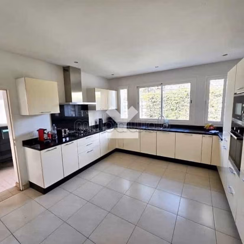 Villa en Venta de 594.0 m² en Casablanca, California