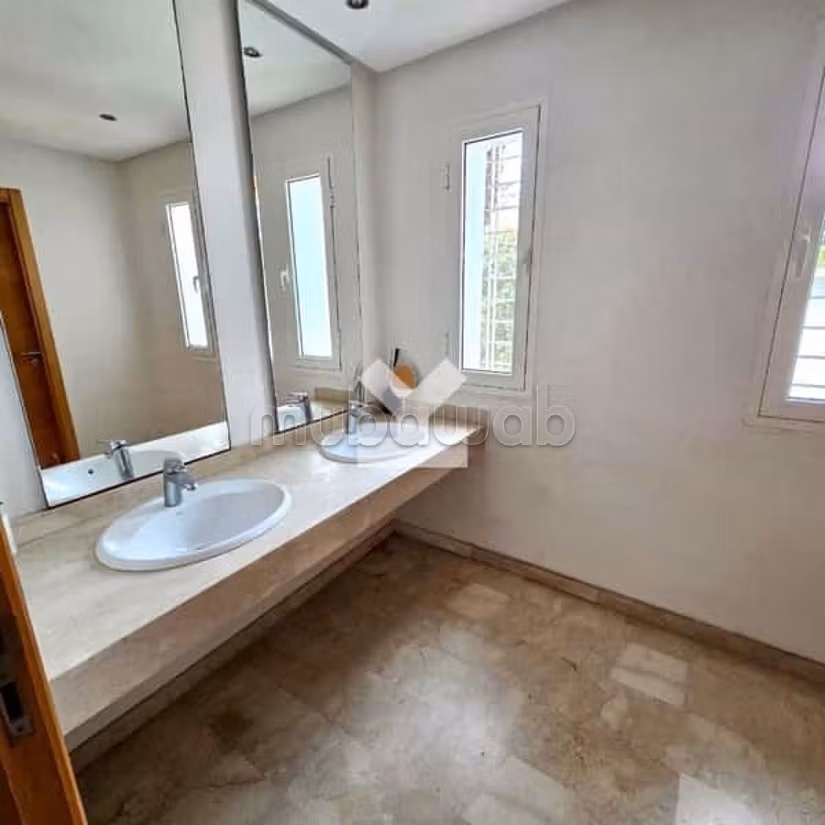 Villa en Venta de 594.0 m² en Casablanca, California