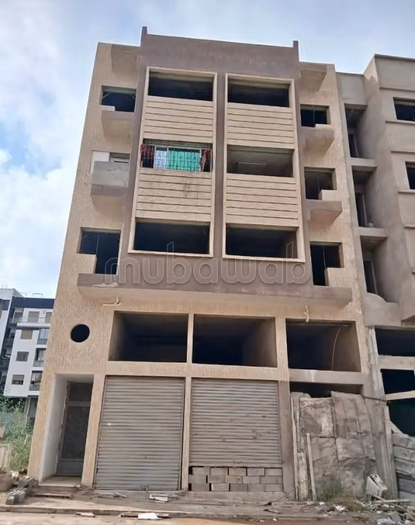 Edificio semi-finiti in vendita
