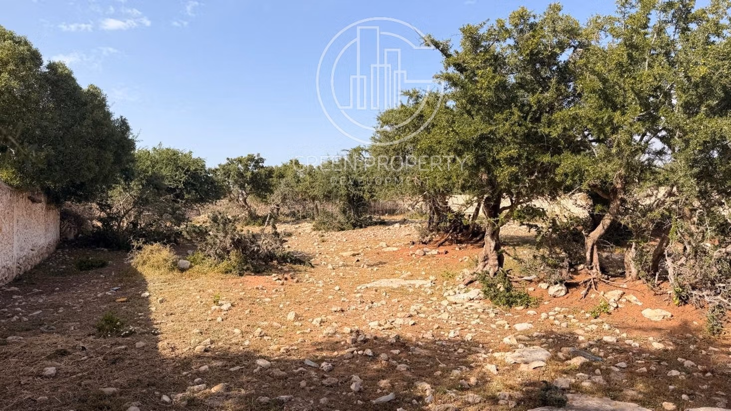 À vendre: magnifique terrain titré de 1000m2