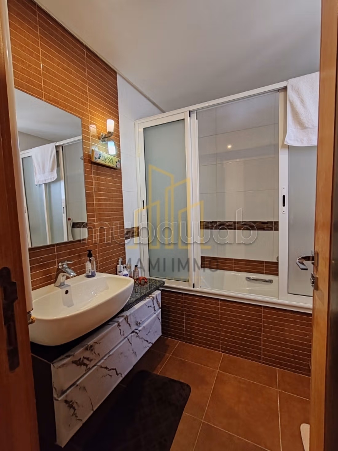 A vendre un appartement S3 à La Soukra