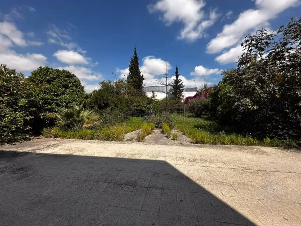 À vendre Villa sur un Terrain de1079 m² Menzah 1