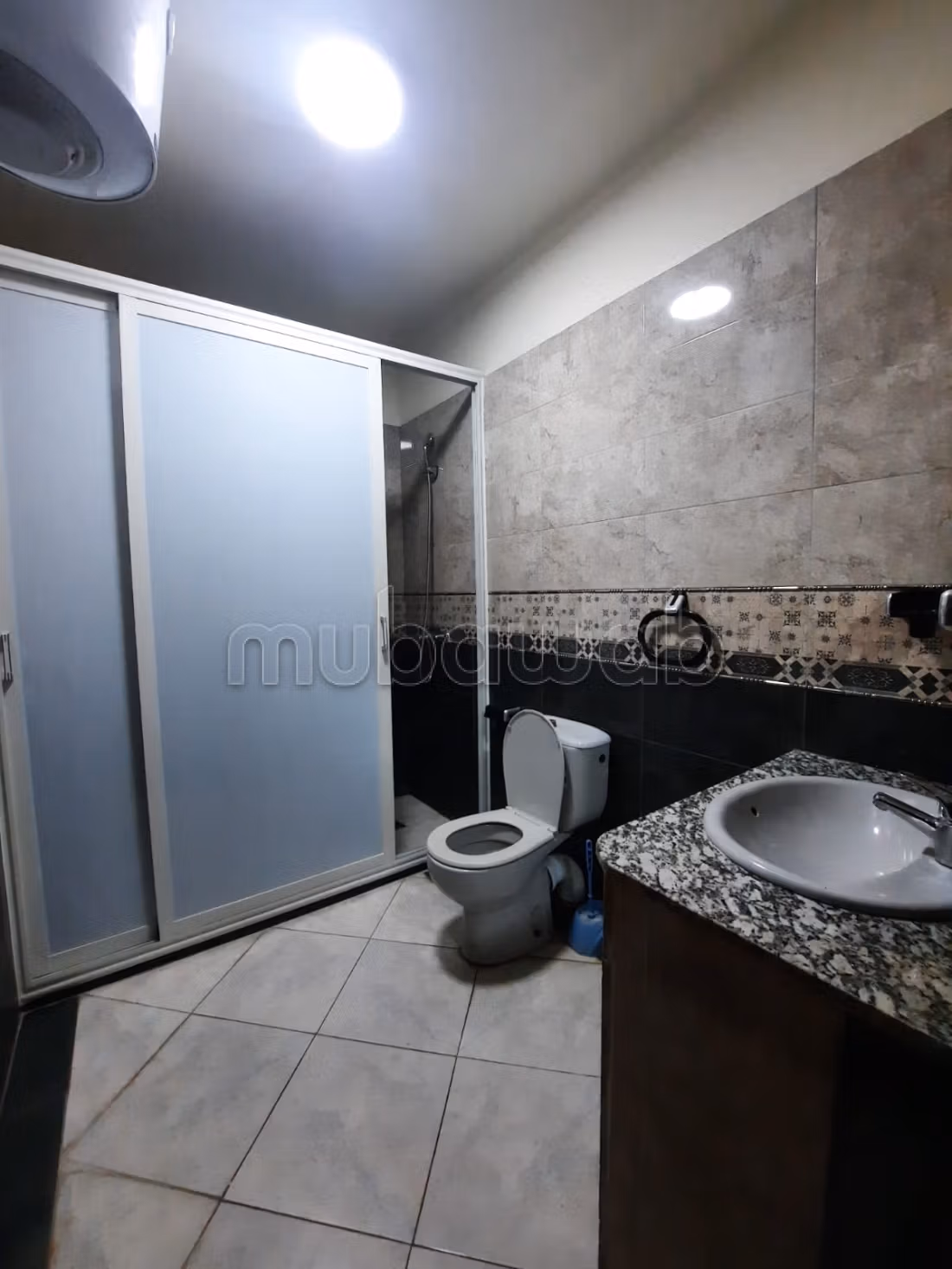 Appartement de 85m² a la location vide — 4