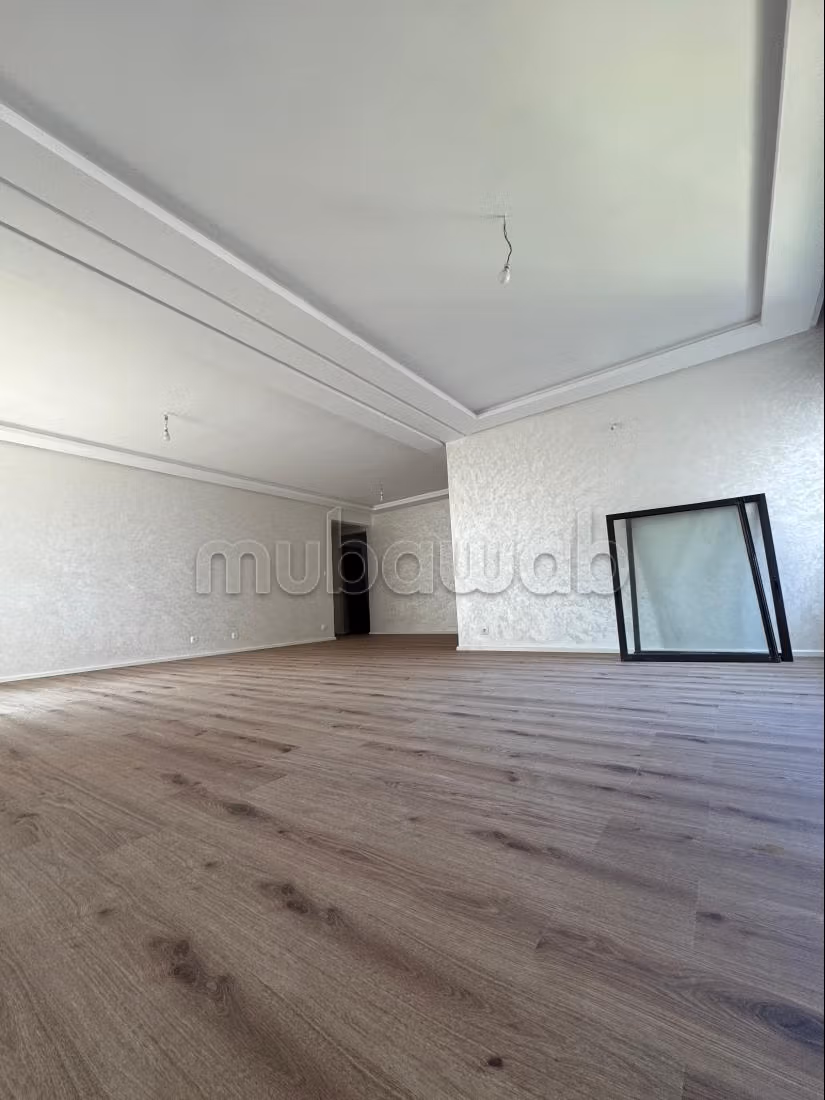 Louez cet appartement à Riyad. Surface de 180 m². Cuisine bien équipée. 4 chambres — 4