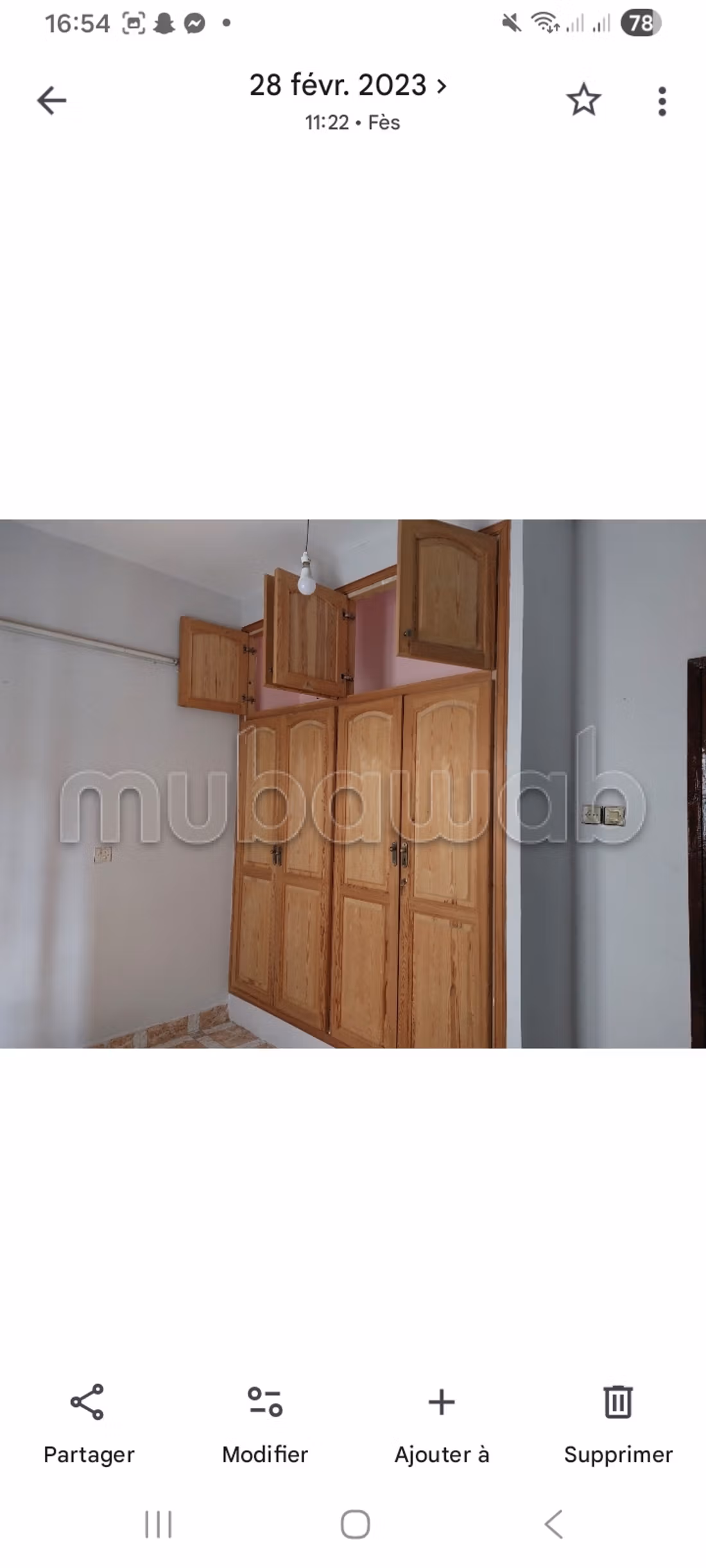 Maison à la vente à Hay Jdid. 
6 pièces confortables. 
Bien meublé — 2