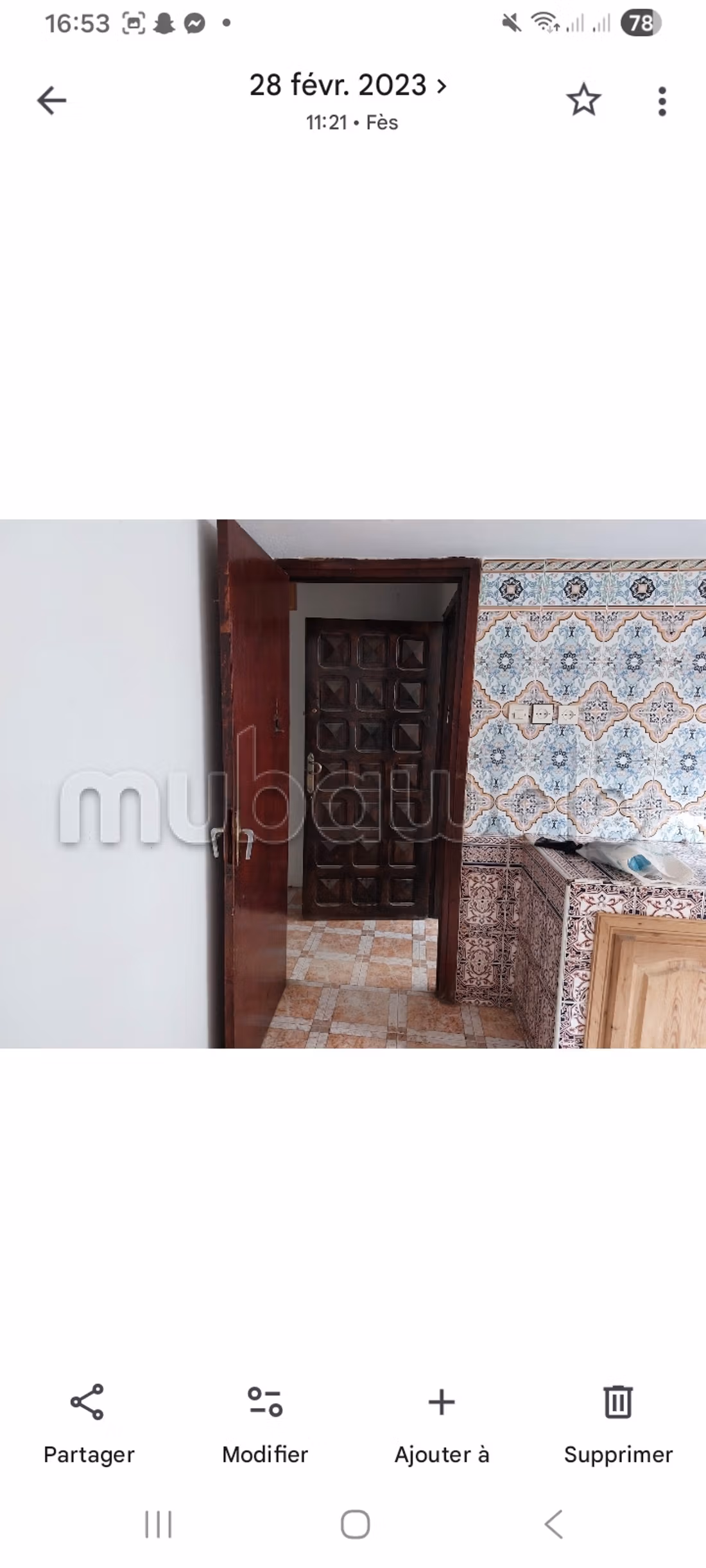 Maison à la vente à Hay Jdid. 
6 pièces confortables. 
Bien meublé — 5
