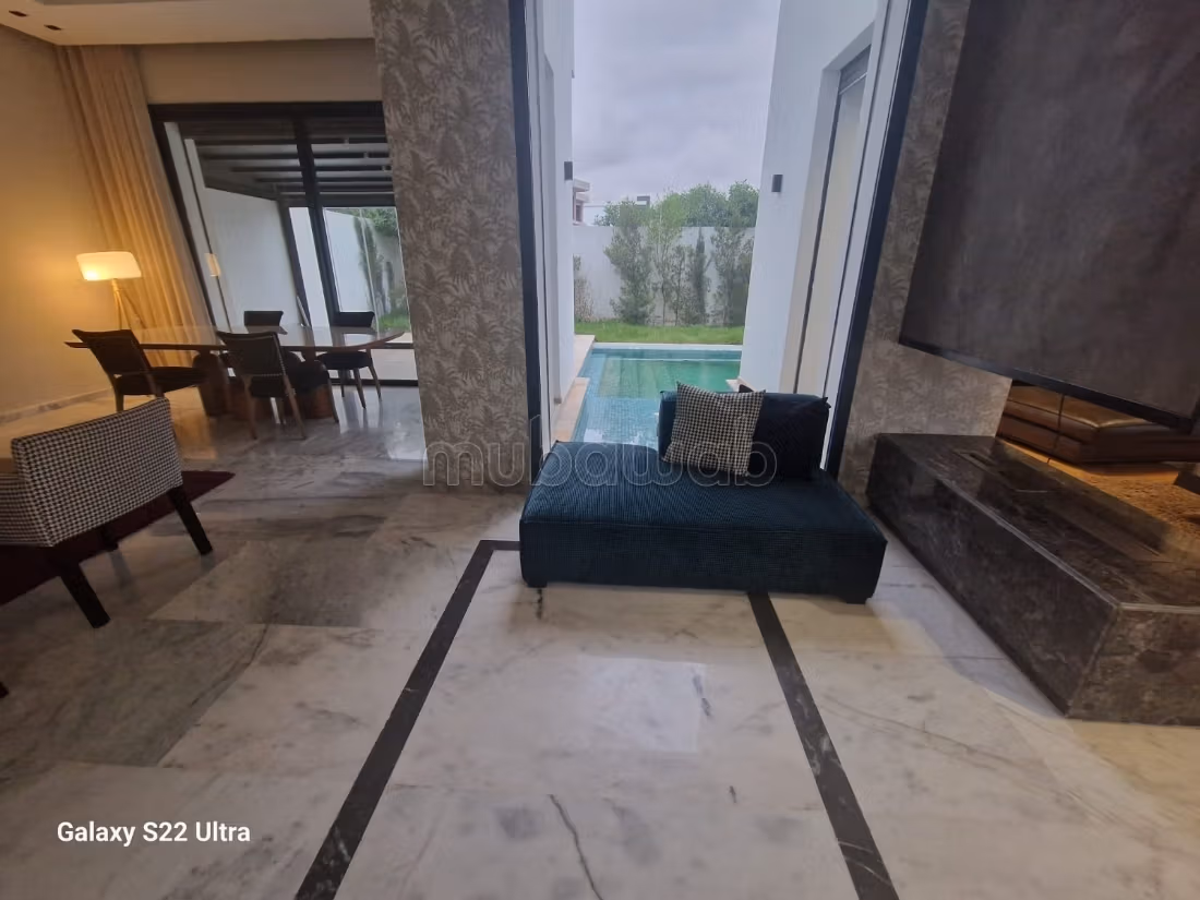 Location villa isolée de luxe à Ville Verte. 
6 pièces. 
Meublé