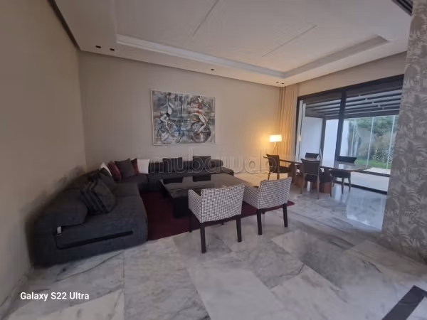 Location villa isolée de luxe à Ville Verte. 
6 pièces. 
Meublé