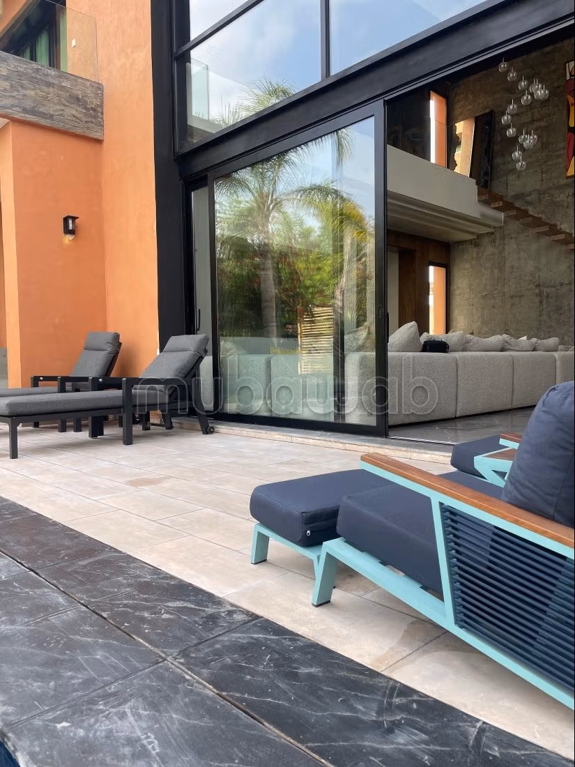 Modern Villa  Pool, Unique Setting,