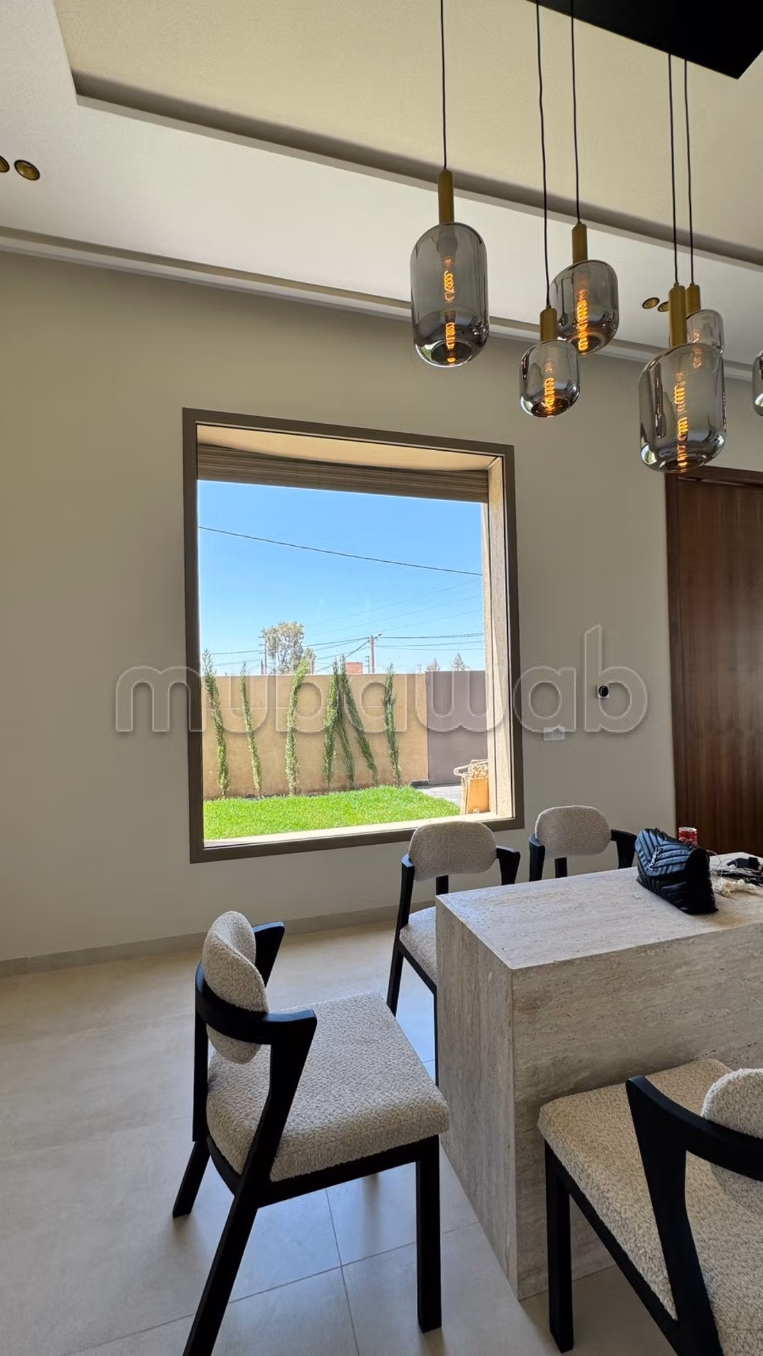 Luxury home for sale in Route Amizmiz. Large area 1000 m². Storage unit