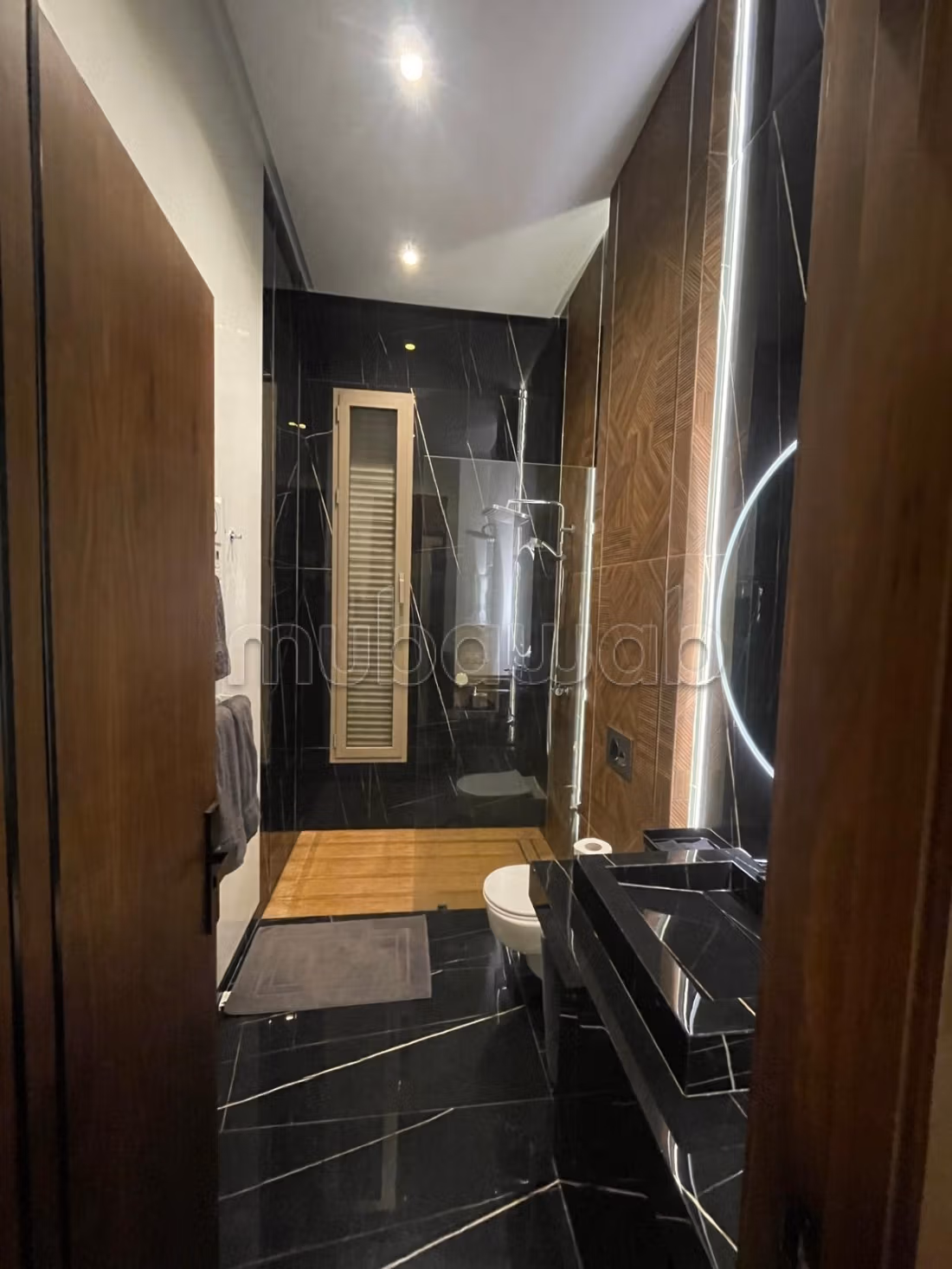 Luxury home for sale in Route Amizmiz. Large area 1000 m². Storage unit
