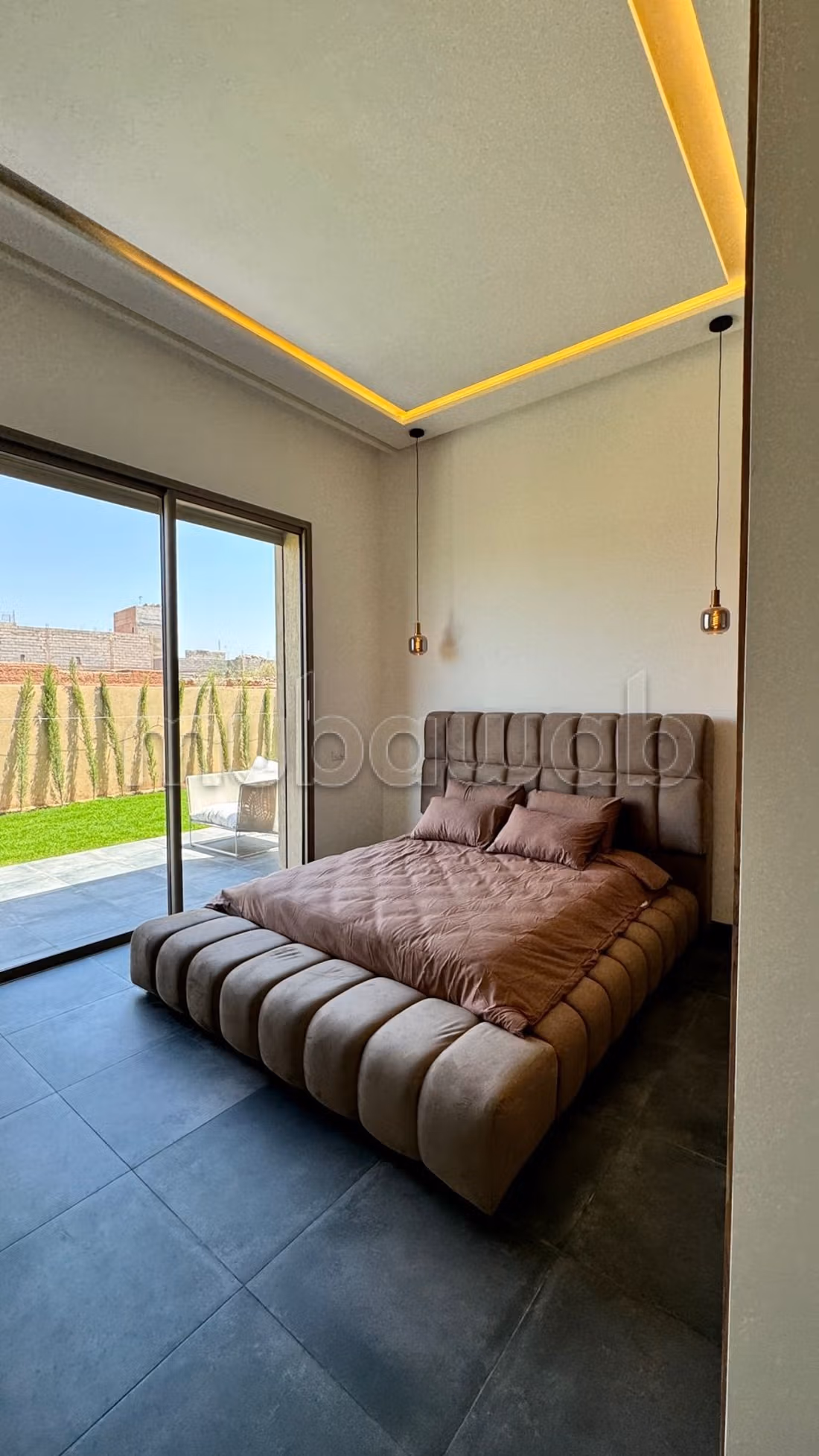 Luxury home for sale in Route Amizmiz. Large area 1000 m². Storage unit