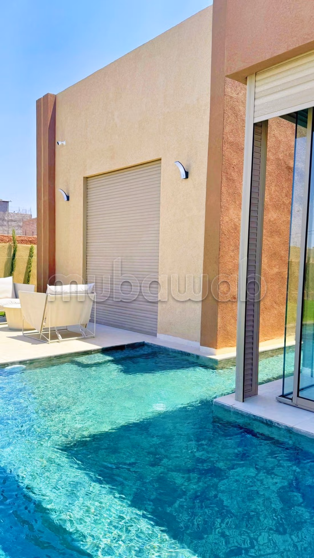 Luxury home for sale in Route Amizmiz. Large area 1000 m². Storage unit