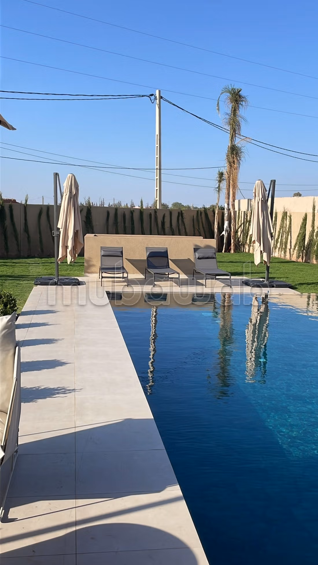 Luxury home for sale in Route Amizmiz. Large area 1000 m². Storage unit