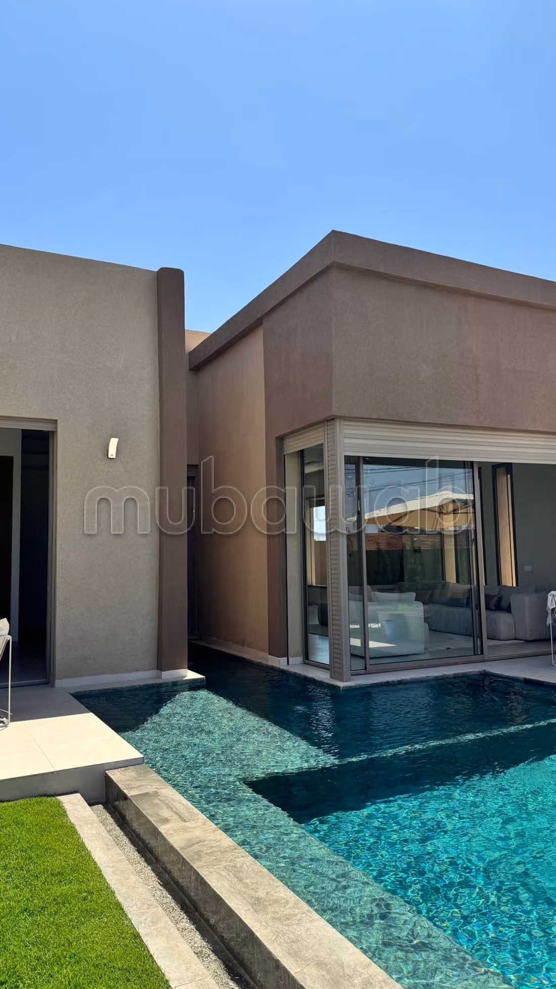 Luxury home for sale in Route Amizmiz. Large area 1000 m². Storage unit