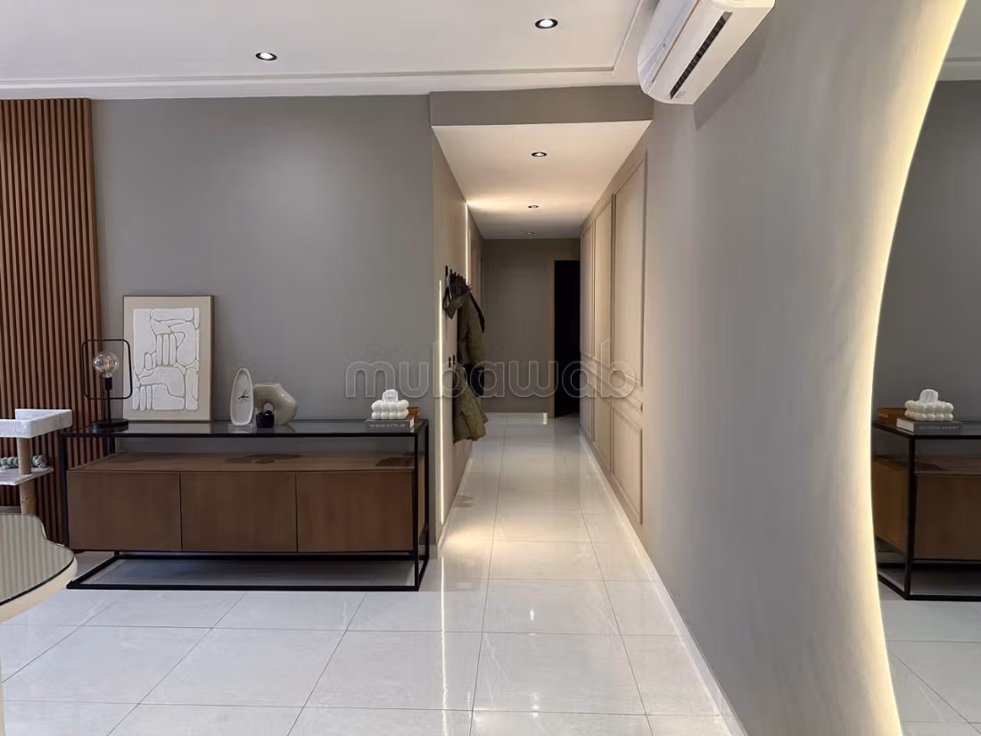 Vente d'un bel appartement à Tanja Balia. 
3 belles chambres. 
Bien meublé — 5