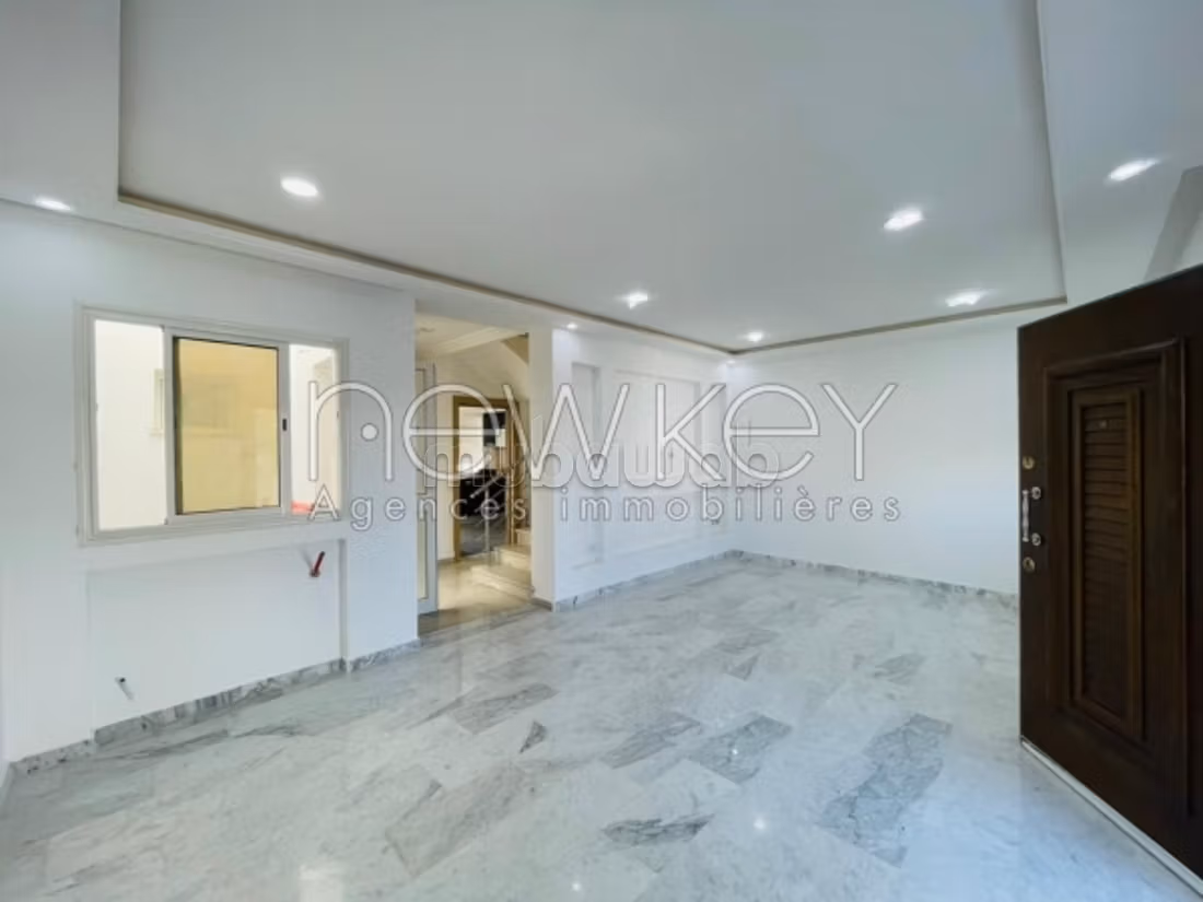 A vendre un duplex s4 à Gammarth village