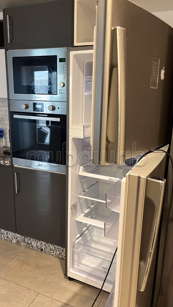 Ruim gemeubileerd appartement in Triangle d'Or