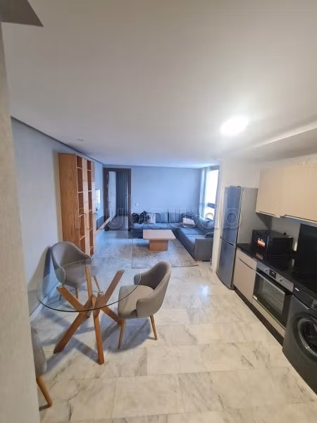 Appartement à louer à Triangle d'Or. 
1 belle chambre. 
Bien meublé