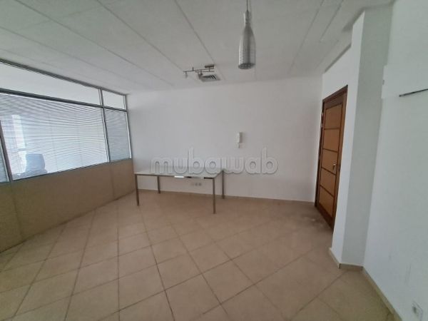 Plateau de bureau à louer au HOPITAUX