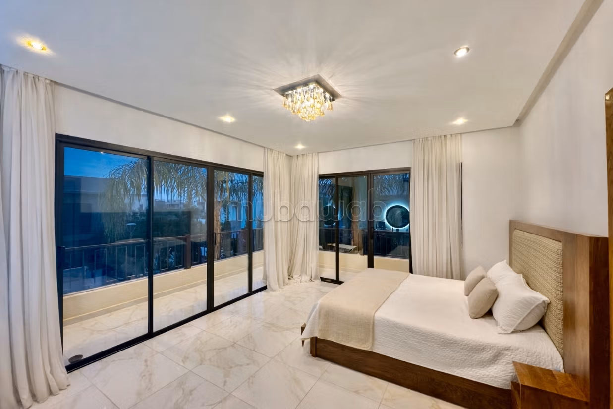 Magnifica villa in affitto a Route de Tahanaout. Superficie 300 m². Piscina e condizionatore