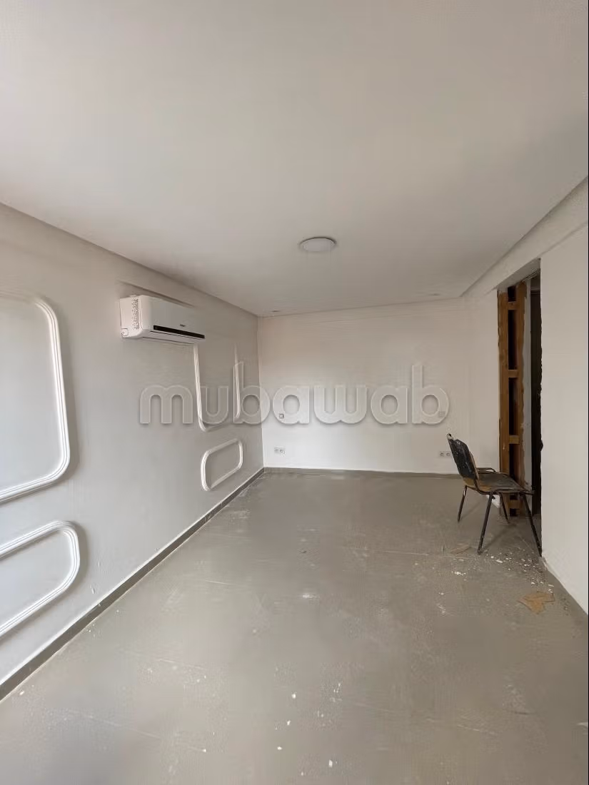 Élégante villa avec piscine et suites à Chrifia – Cadre calme et sécurisé