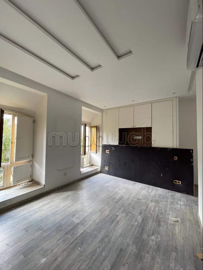 Élégante villa avec piscine et suites à Chrifia – Cadre calme et sécurisé
