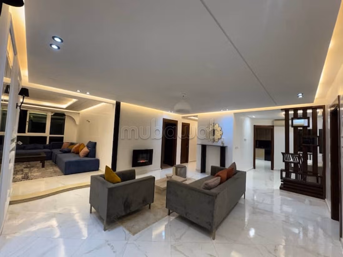 Superbe appartement à louer à La Ville Haute.
Superficie 120... - Vaade 3