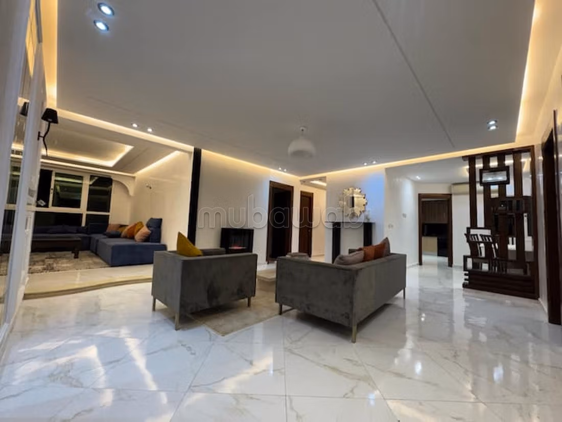 Superbe appartement à louer à La Ville Haute.
Superficie 120... - Vaade 4