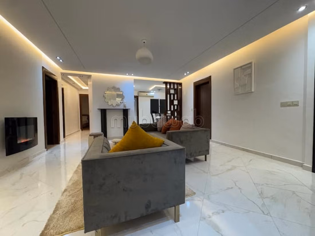 Superbe appartement à louer à La Ville Haute.
Superficie 120... - Vaade 6