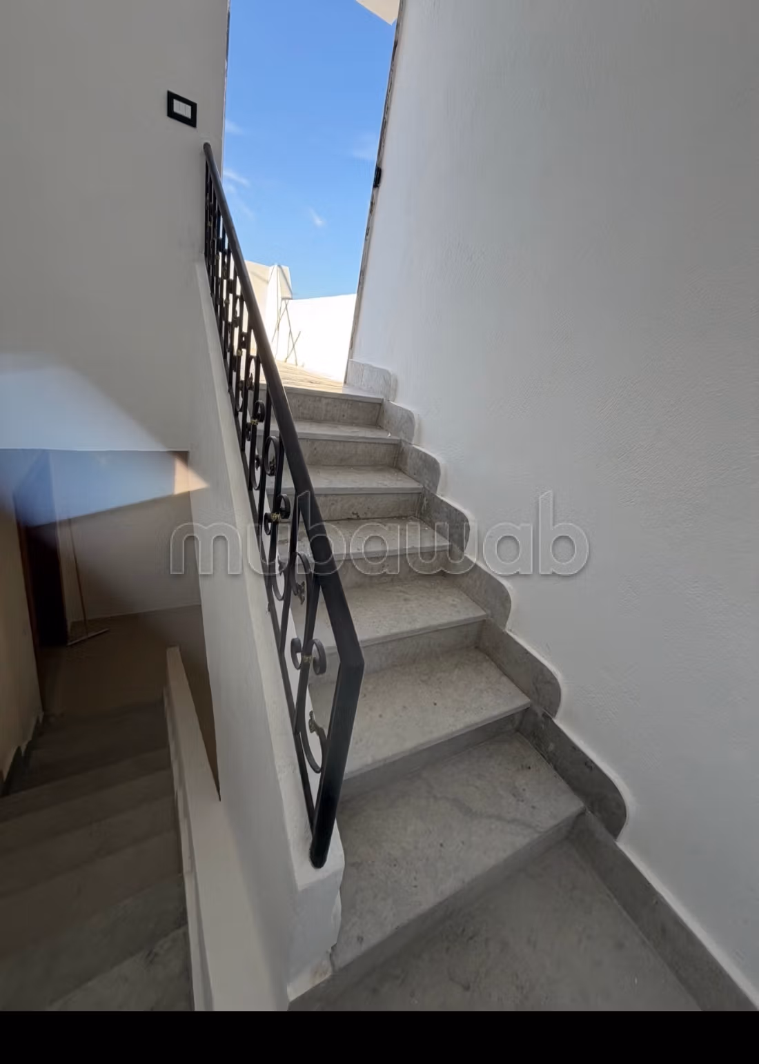 Apartments for rent in Cité El Agba. Surface area 65 m². Parking spaces and terrace