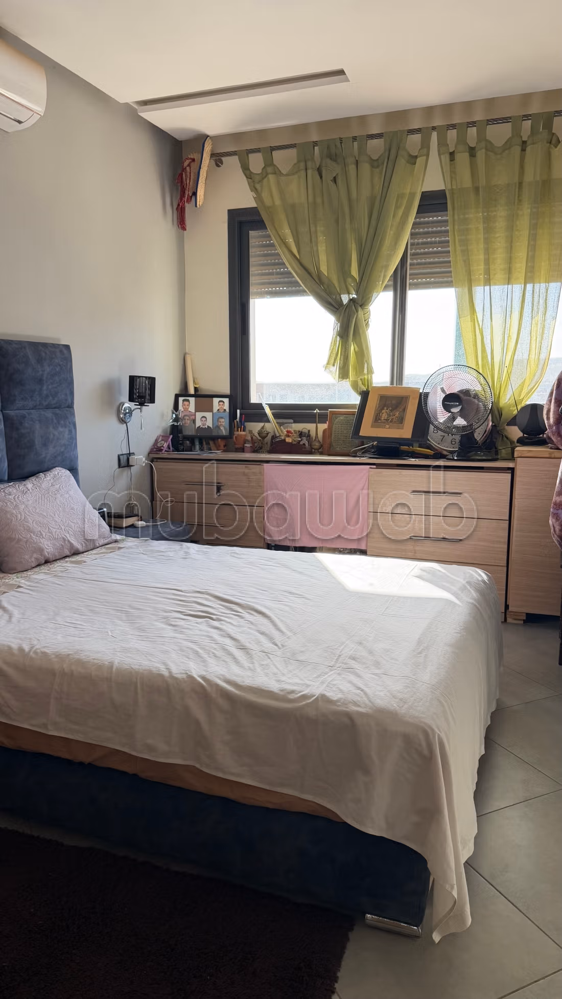Vend appartement à Hay Mohammadi. Surface de 68 m². Salon Marocain et antenne parabolique