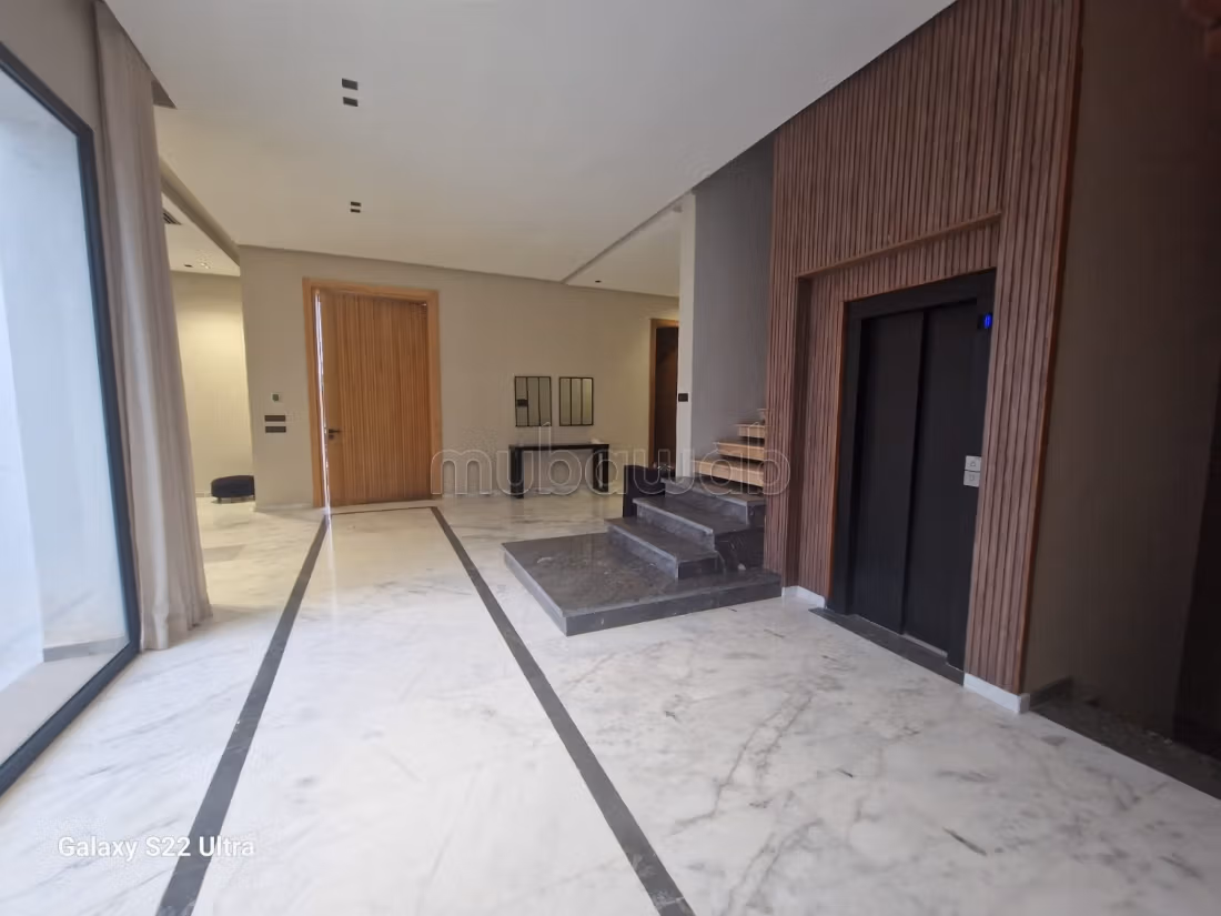 Villa meublé a louer 
Bouskoura Ville vertes