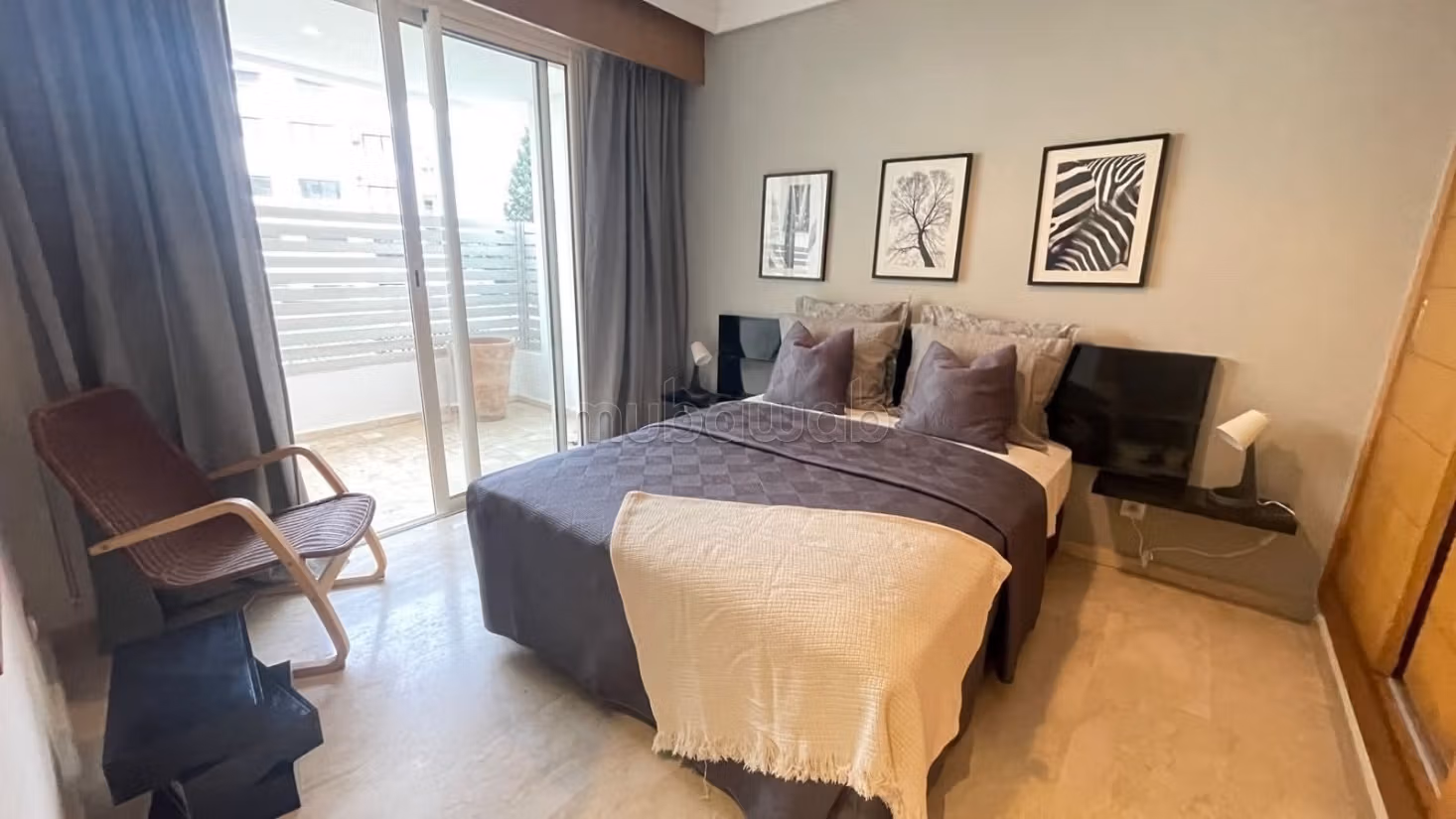 Studio meublé avec terrasse àla location
à racine — 5