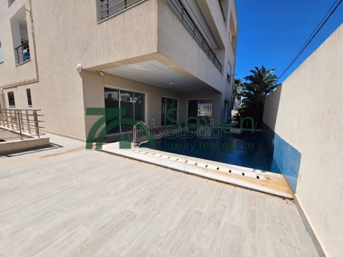 A duplex with a pool in Marsa