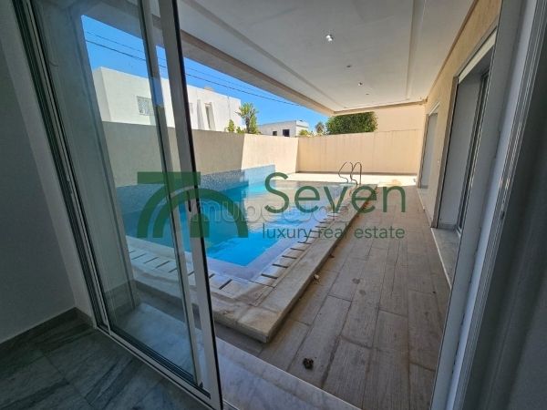 Un Duplex avec piscine à la Marsa