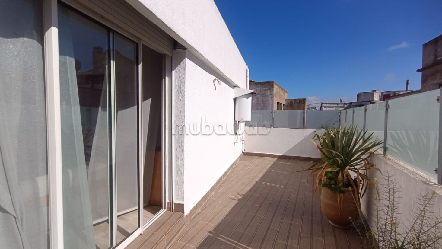 A Vendre Duplex 178 m2 
Rooftop 47 m2