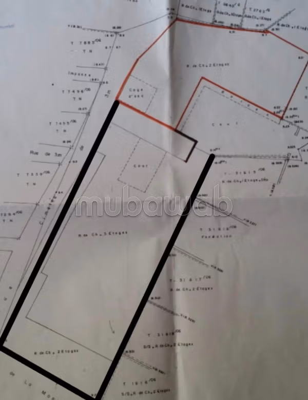 Bâtiment de plateaux à louer a dradeb. 
Superficie 3200 m²