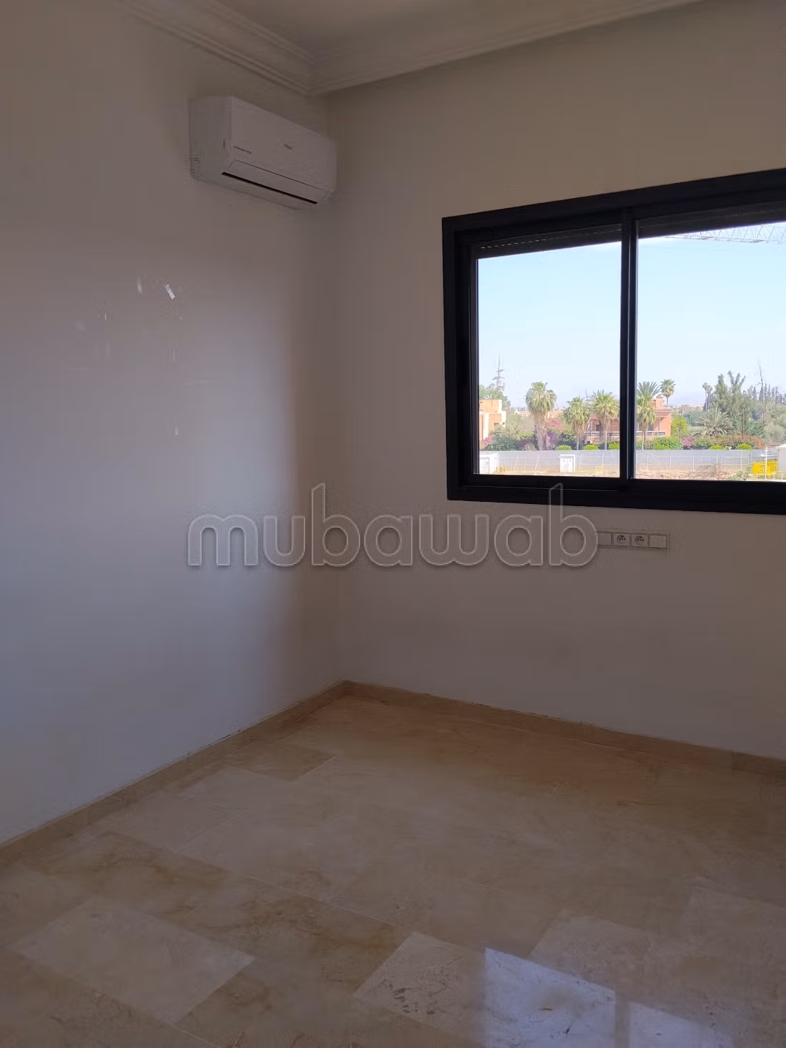 Appartement vide piscine targa