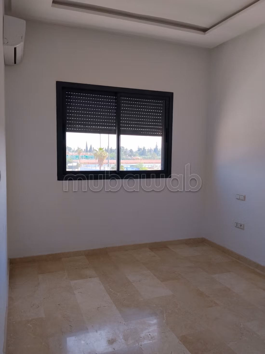 Appartement vide piscine targa