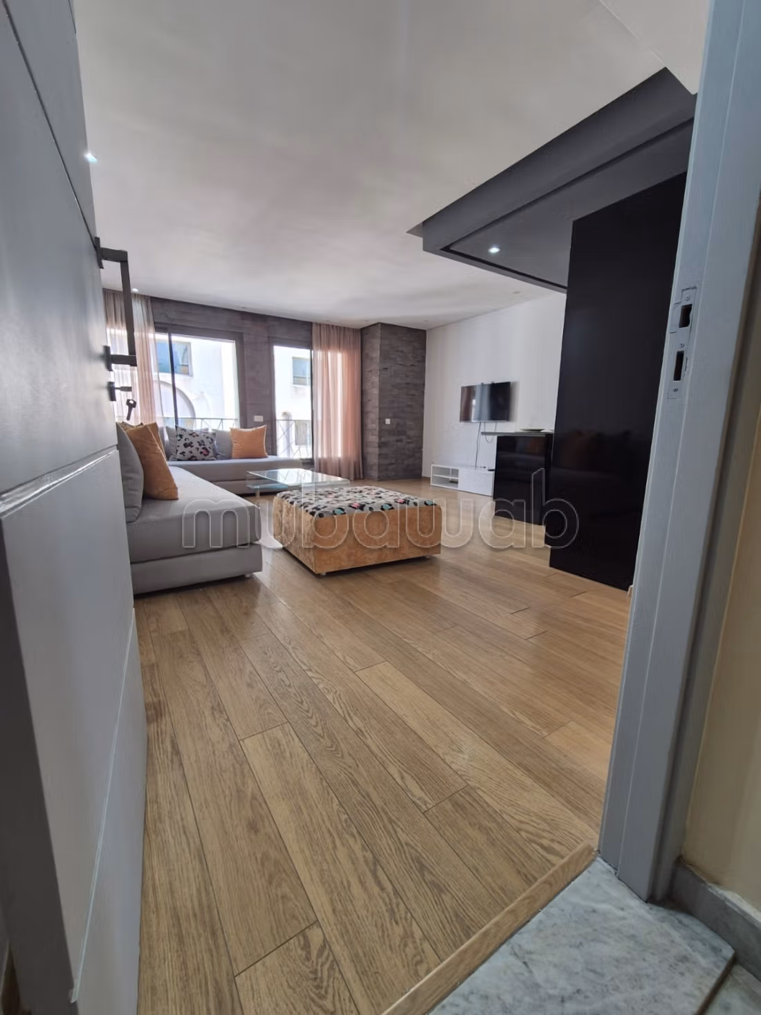 Appartement en location à Racine. 
Surface de 54 m². 
Bien meublé