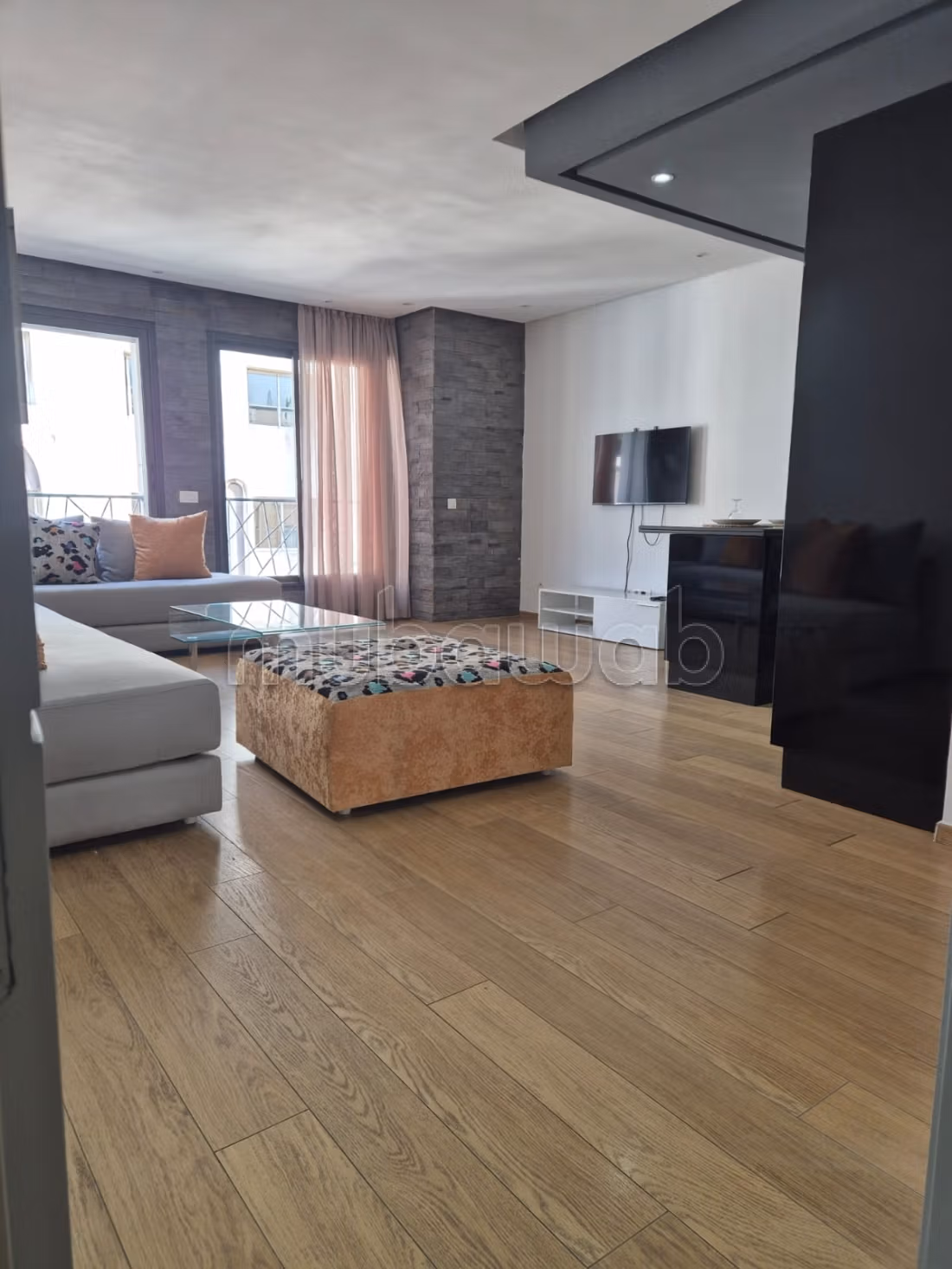Appartement en location à Racine. 
Surface de 54 m². 
Bien meublé — 4